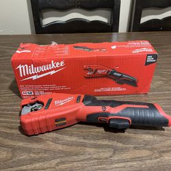 Milwaukee M12 Cordless Copper Tubing Cutter 