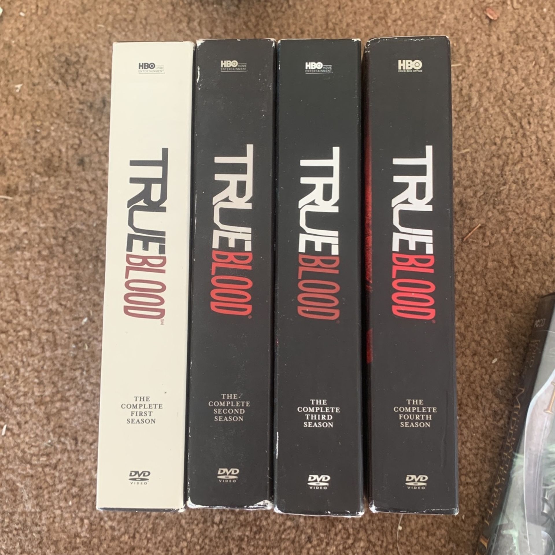True blood TrueBlood Seasons 1-4 Complete Sets