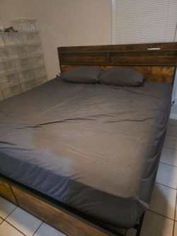 FREE COME GET IT King Size Bed