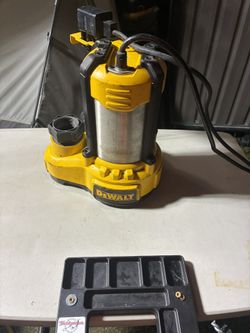 DEWALT Submersible Sump Pump, 110 V 1 Ho