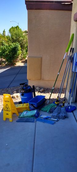 Janitorial Equipment/ Limpieza