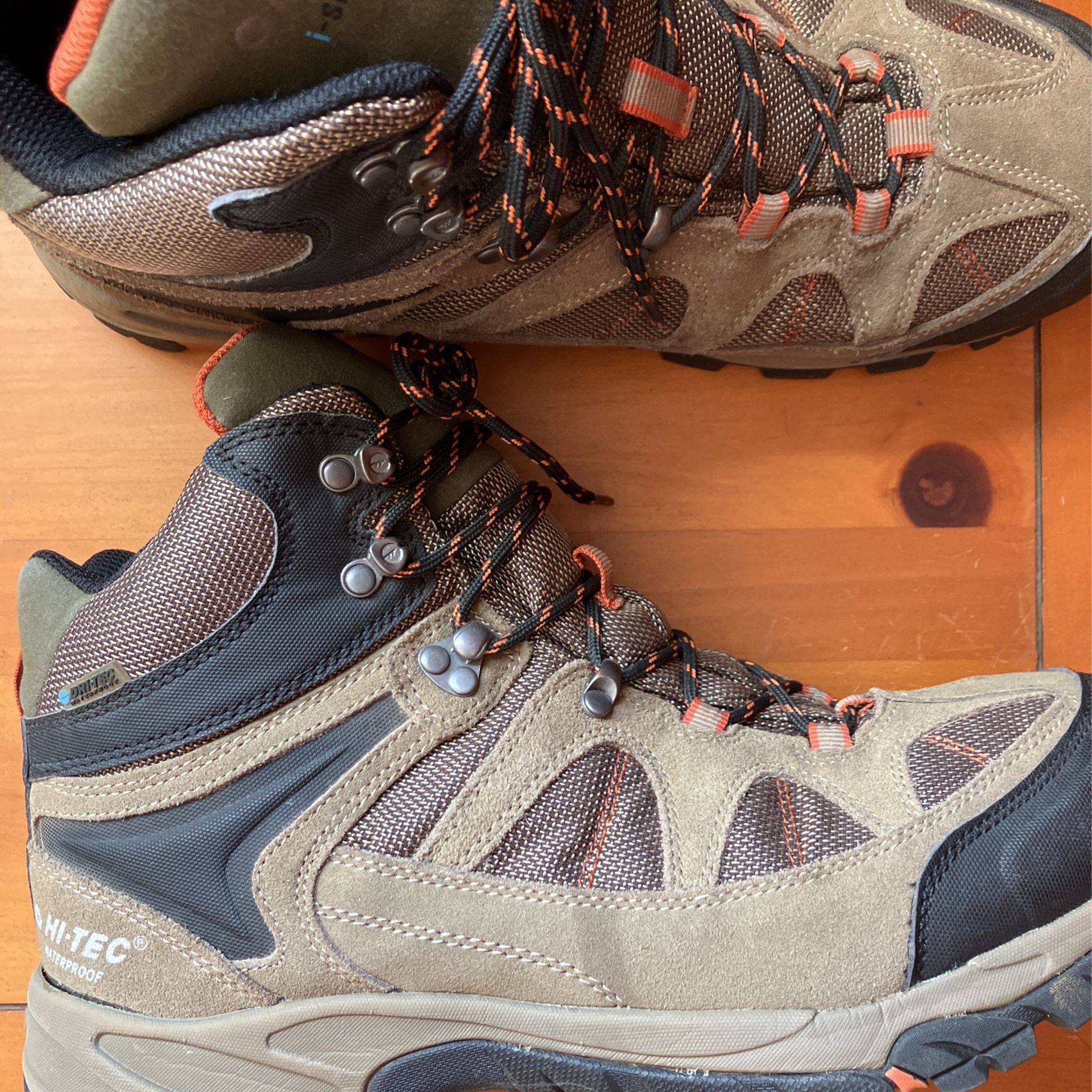 Hi-Tec Waterproof Ortholite -Shield Men’s 11M Hiking Boots (Like New)