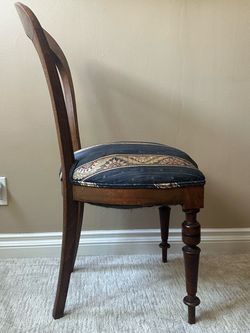 Set a four antique Victorian era chairs