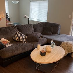 Black/Grey Sectional w/Coffee Table