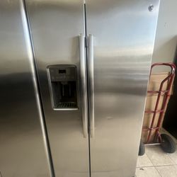Refrigerator GE 36”