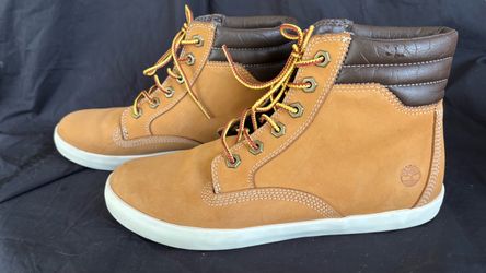 Timberland Women's Ortholite Hightop Shoes in wheat nubuck, featuring a dark brown padded collar size 8 see wear