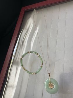 14k yellow gold green jade necklace and bracelet set