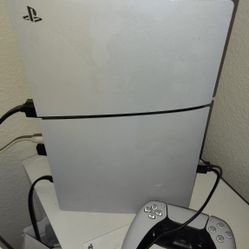 PlayStation 5 w/Controller