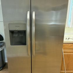 Frigidaire Side-by-Side Refrigerator