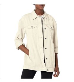 Levi’s Women’s oversized Jacket Size 1X  Long Trucker Denim Beige coat