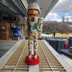 Army nutcracker