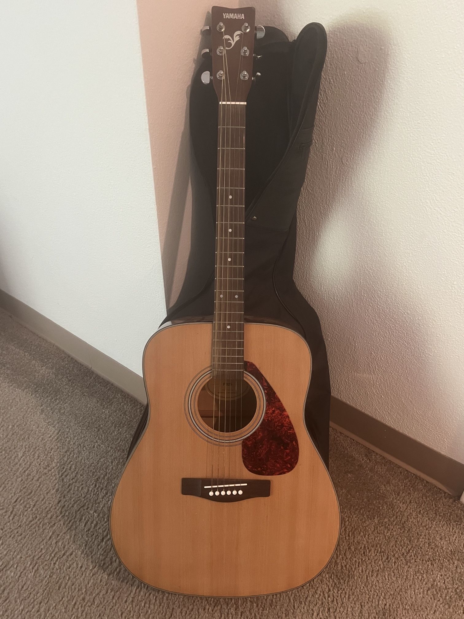 Yamaha Acoustic Guitar