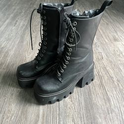 Dollskill Boots