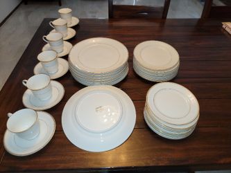 Fine China Dining Set - Mikasa "Petite Bone" Classic Gold Japan