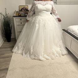 Brand New Wedding Dress Size 24 Off Shoulder Ball Gown A Line Plus Size Woman’s Dress White In Dust Bag $300 OBO Lace Tulle Appliqué Sheer Design 