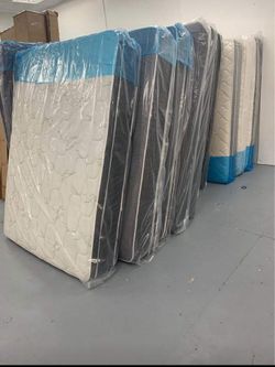 Colchones de todos los tamaños totalmente nuevos con su box spring