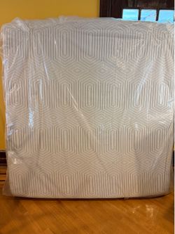 King Size Memory Foam Mattress — Like New — $375 OBO