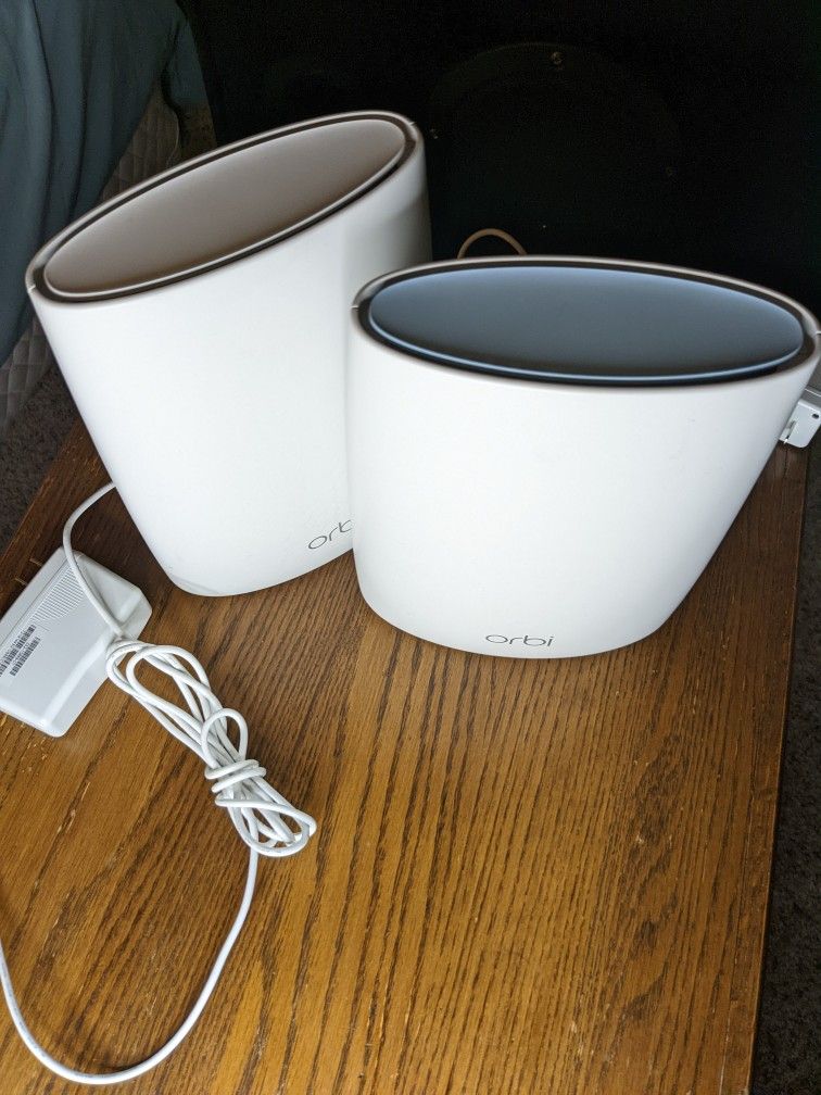 Orbi Netgear Router RBR50 Satelite Wi-Fi Extender System