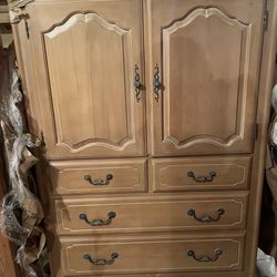 Ethan Allen Twin Canopy Bed And Armoire 