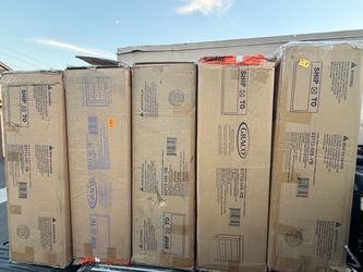 Graco 3 drawer w/ baby changing top