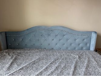 Sky blue velvet tufted headboard, crystal buttons, includes wood slats (no box spring needed!)
