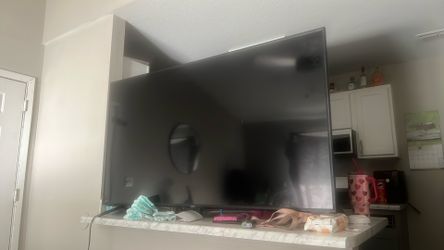 VIZIO SMART TV 70”