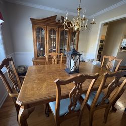Thomasville Solid Oak dining room set