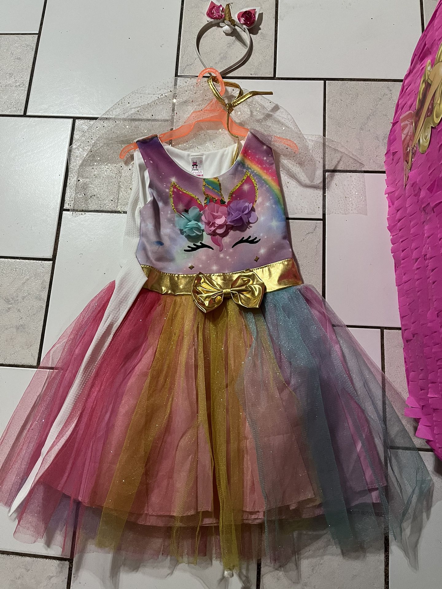 Beautiful Unicorn Dress Size 6/7 