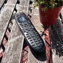 Logitech Harmony 665 Remote Control