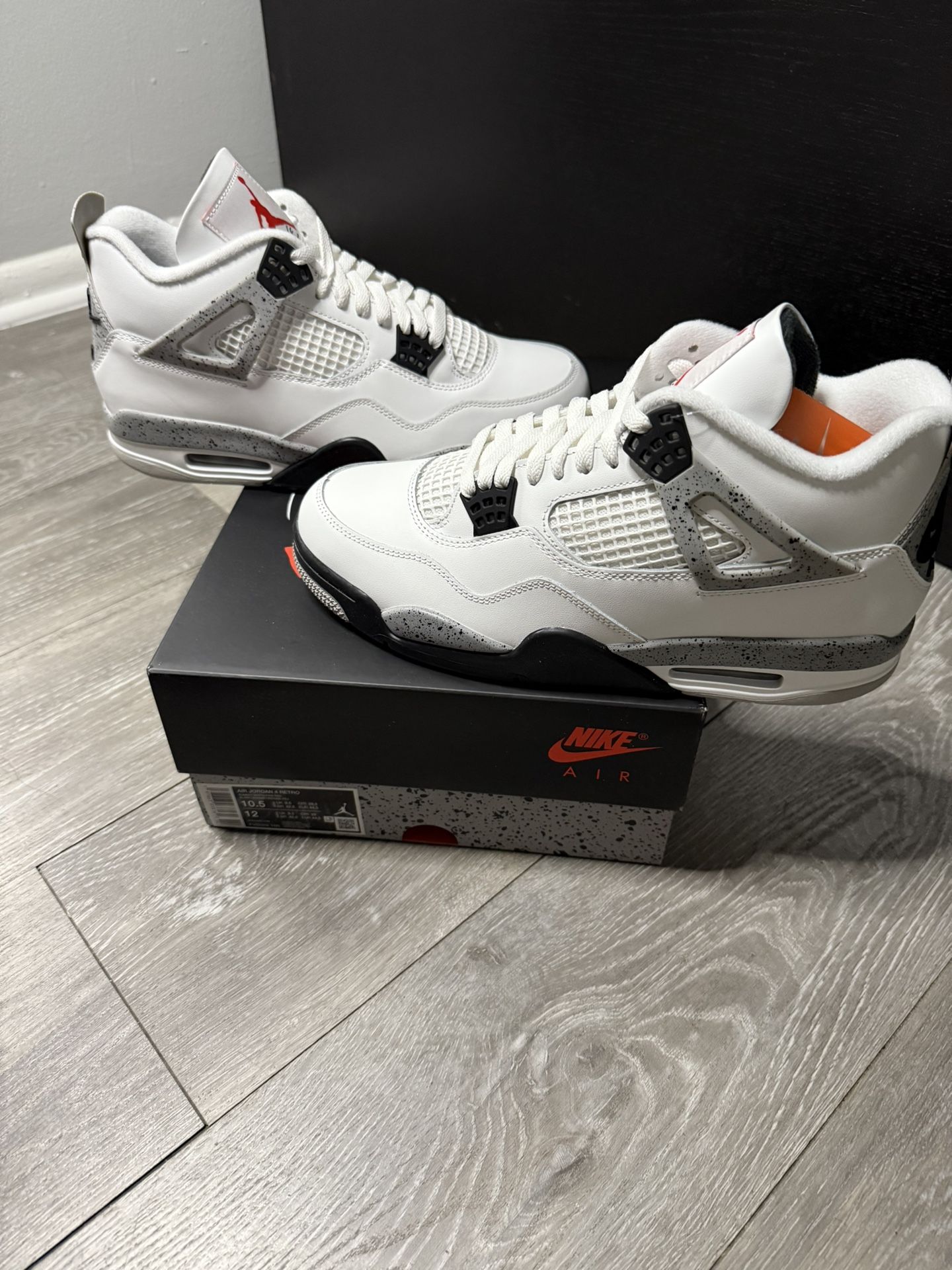 Air Jordan 4 Retro White Cement Size 10.5