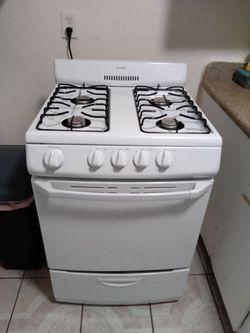 Stove Hotpoint de 24 " ( free delivery 🚚