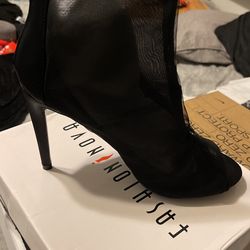 BLACK MESH   FASHION NOVA HEELS