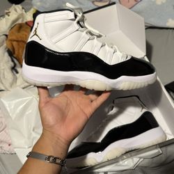 Jordan 11s Gratitudes Size 10