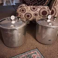 Presto 23 qt Pressure Cookers (2)