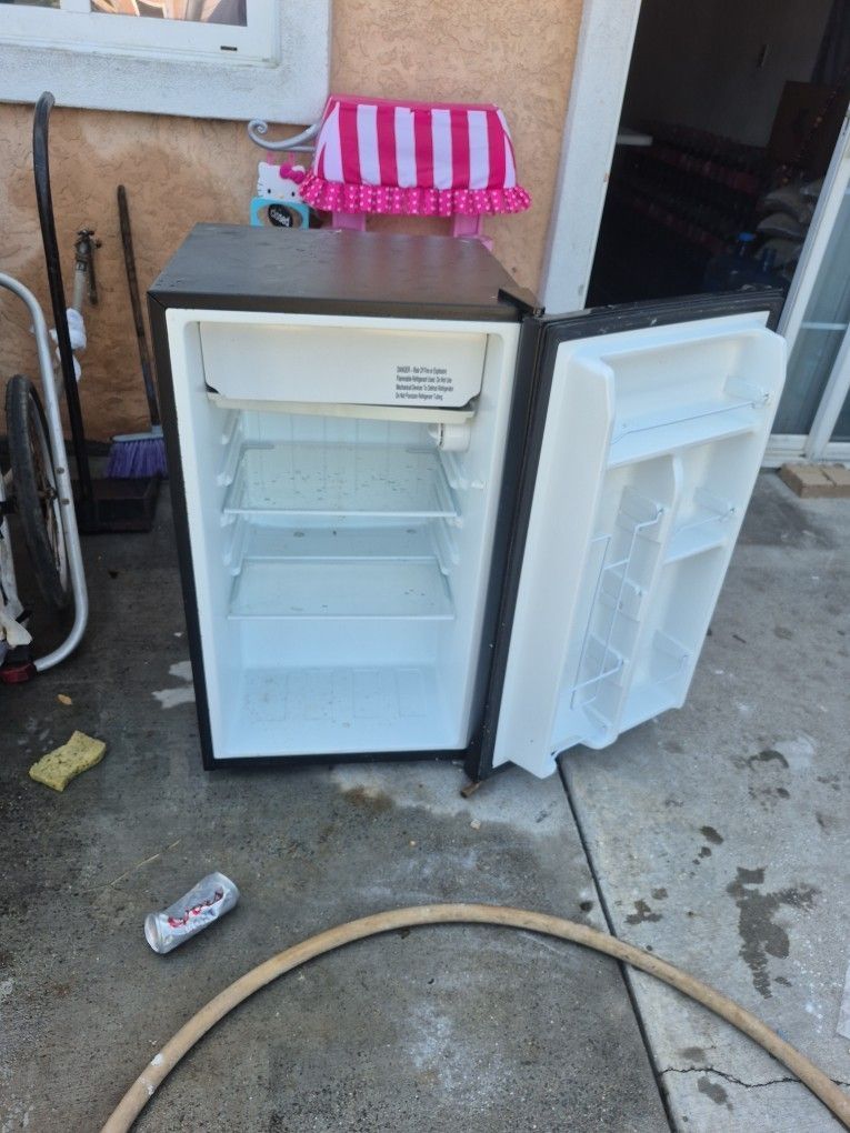 Small Refrigerator