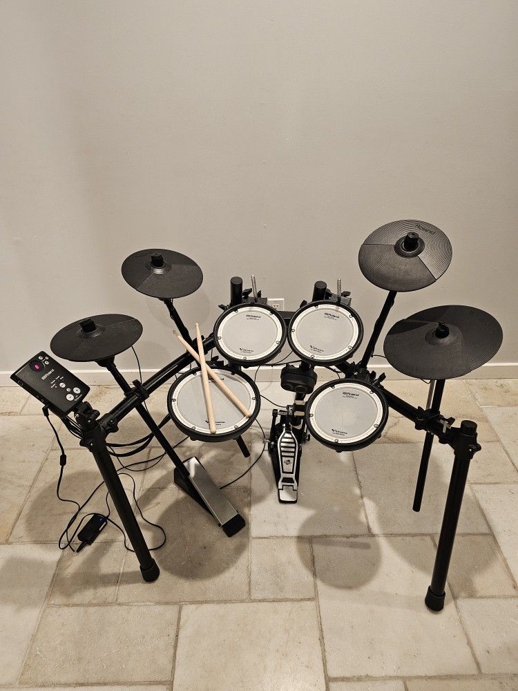 Roland V-Drums TD-1DMK Electric Drum Set