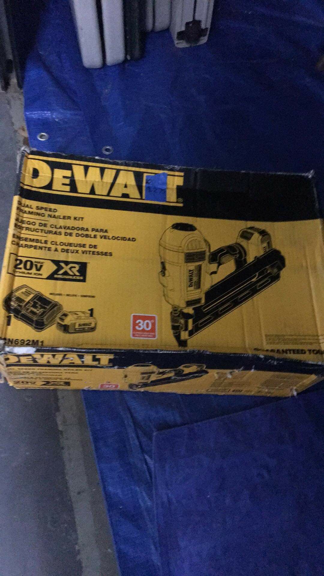 Brand New DeWalt 20v framing nail gun