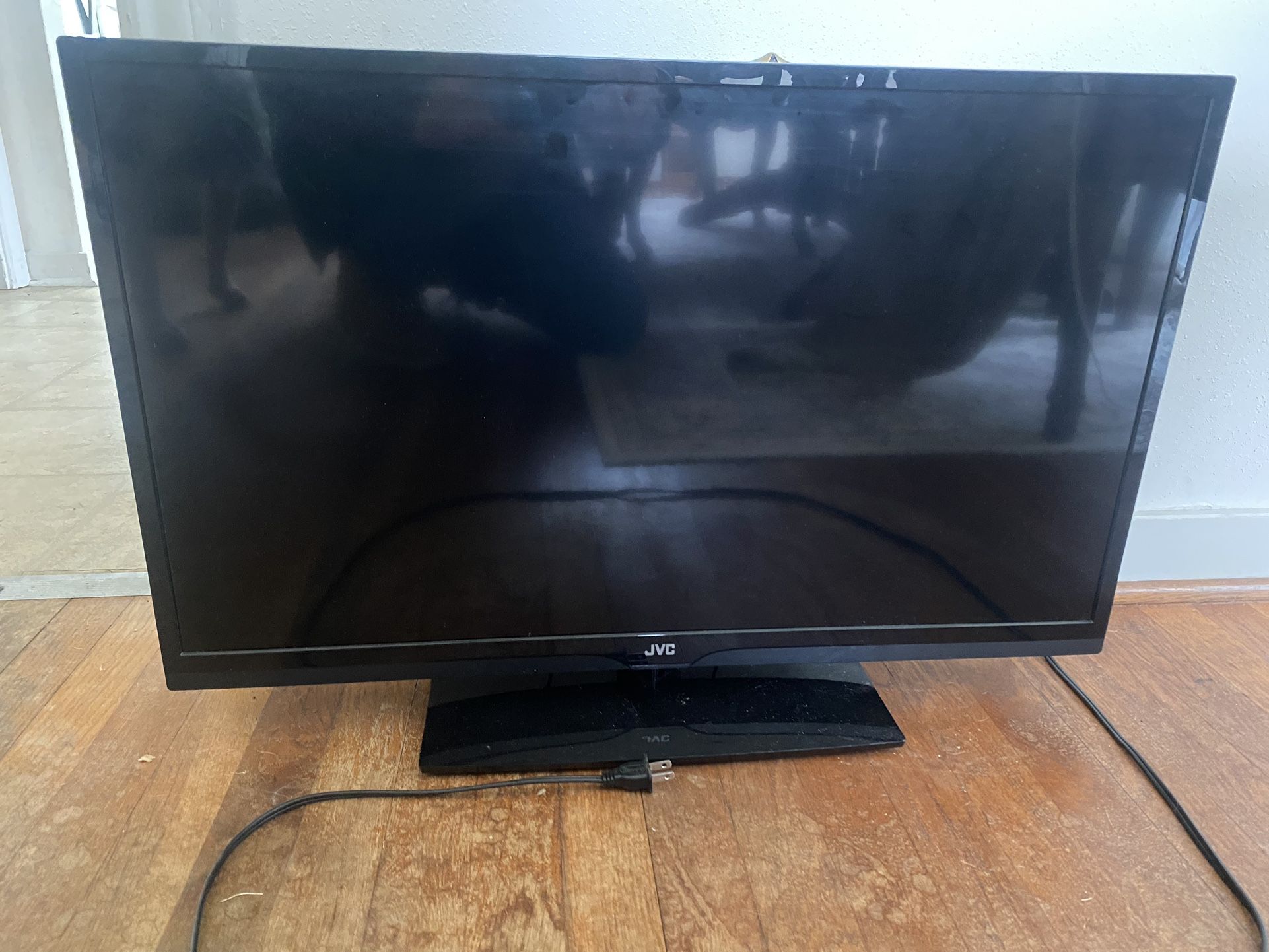 32” JVC TV For Sale