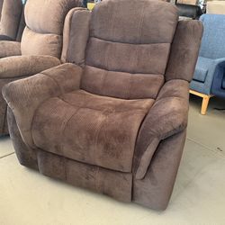 Wide Rocker Recliner