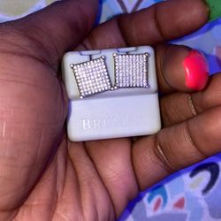 Back Screw Diamond Earrings , Gold Square Diamonds