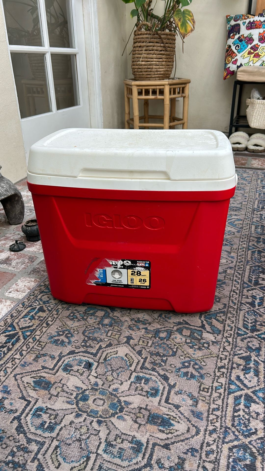 IGLOO Cooler Box