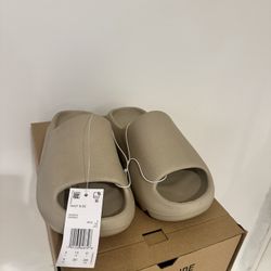 Yeezy Slides 