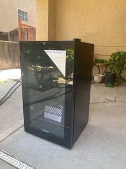 Wine Cooler Wine Fridge!