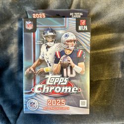 Topps Chrome NFL Football 2025 Trading Card hanger box (4)