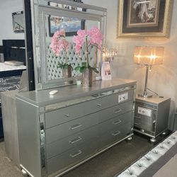 Dresser Mirror Nighstand! 🏠🚨🩷 $999! Easy Financing! 