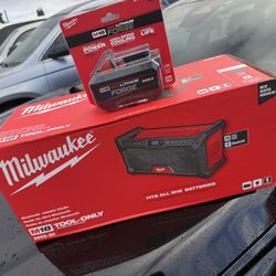 Milwaukee Bluetooth Radio With A Brand New Milwaukee FORGE Battery 8-0.. $320