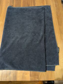 EUC Yoga Mate's the Perfect Towel - Navy Blue 
