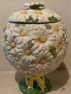 Ceramic Daisy Cookie Jar with Lid