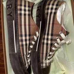 Burberry Shoes 