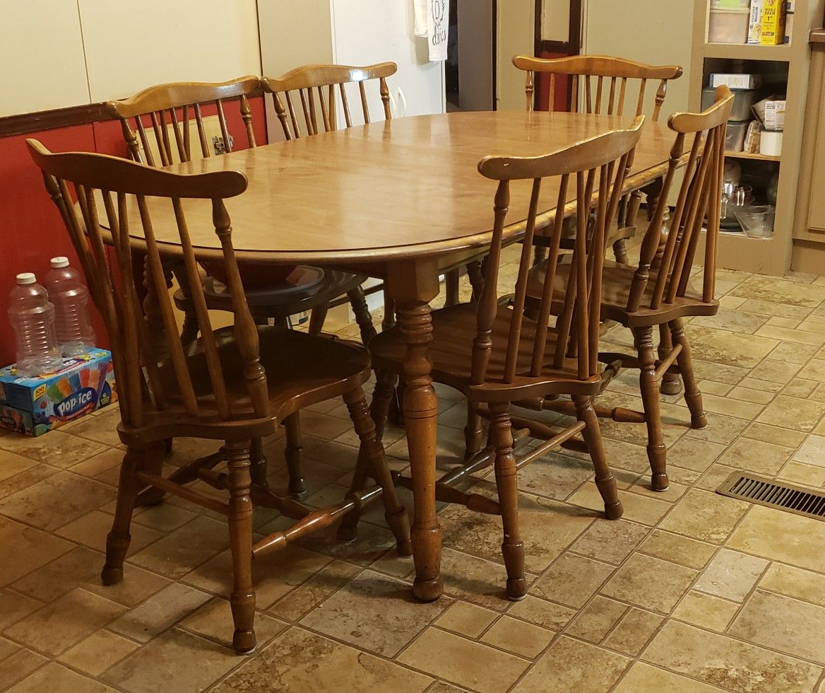 Vintage 1960s Tell City maple dining room table & 6 chairs for Sale in